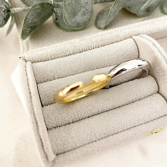 925 Sterling Silver Minimalist Ring Stackable Ring Band - Gold or Silver - Picture 4 of 5